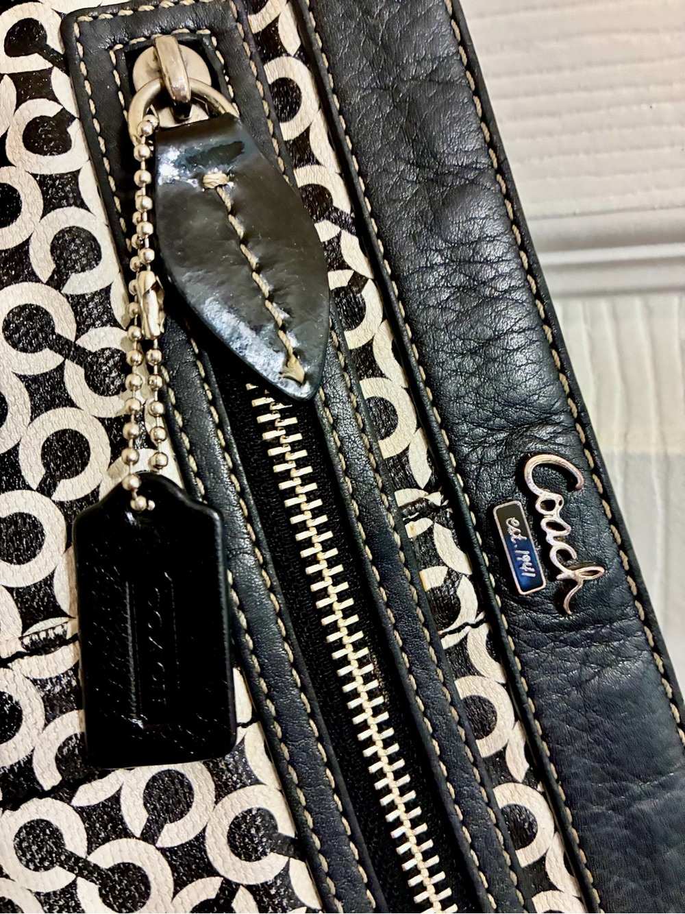 Coach Black & White Signature Zip Wristlet - Picture 3 of 9